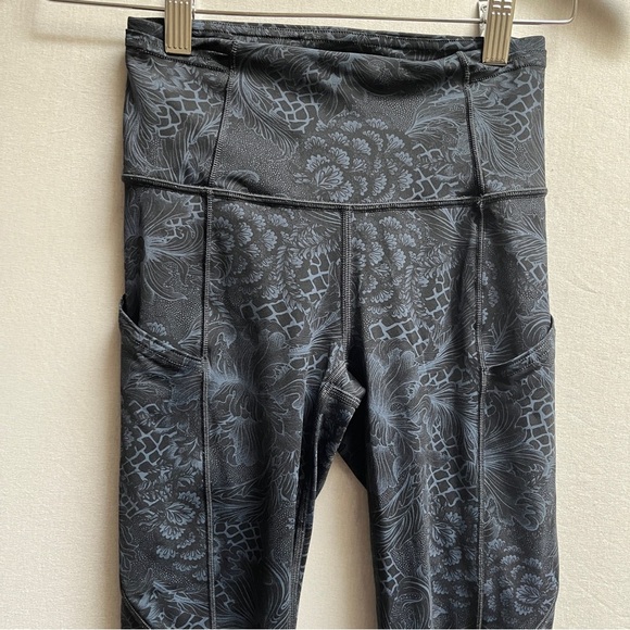 Lululemon Athletica Fast & Free Floral Paisley Patterned Leggings Sz 2 - Picture 3 of 15